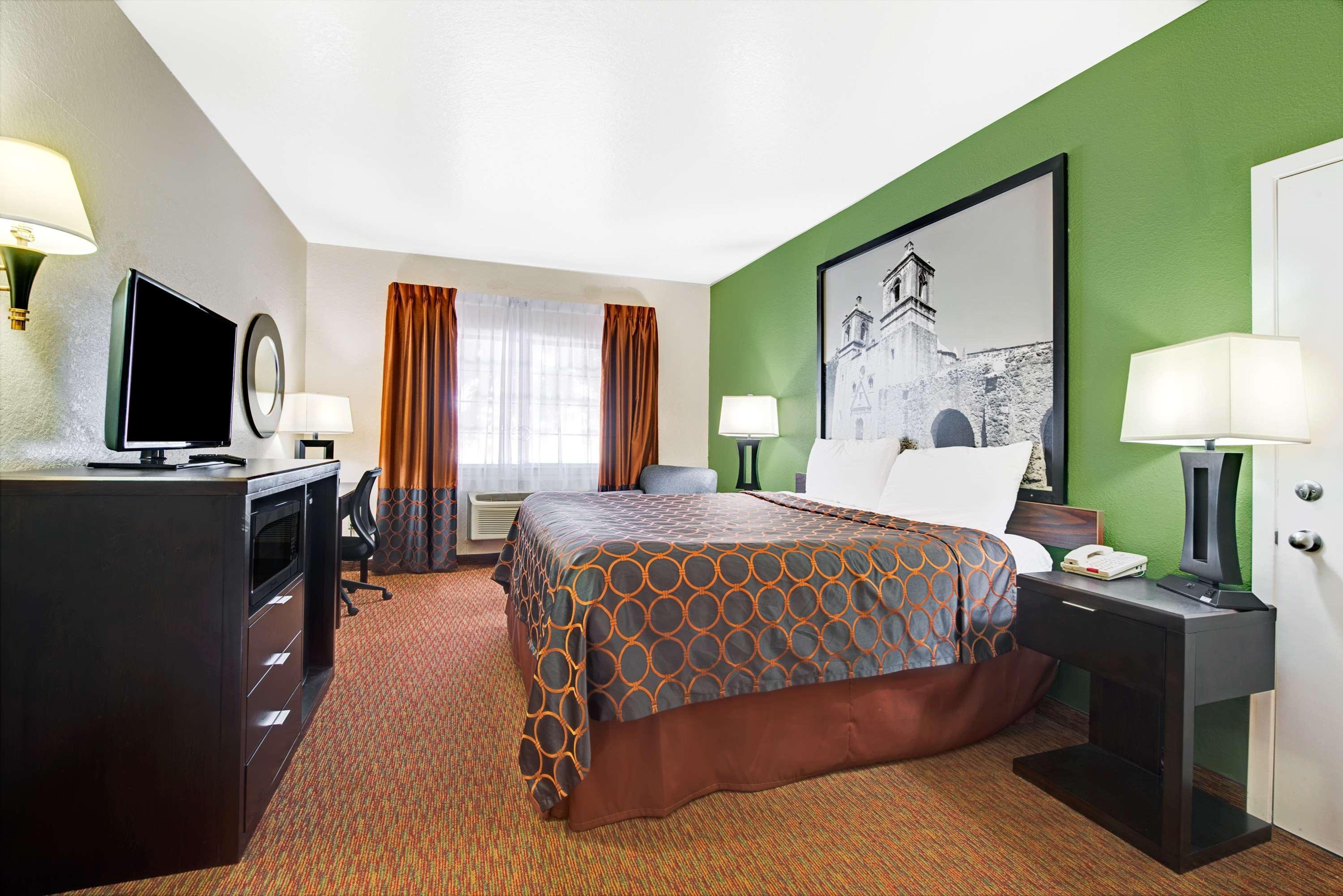 Surestay Plus By Best Western San Antonio Airport Exterior foto