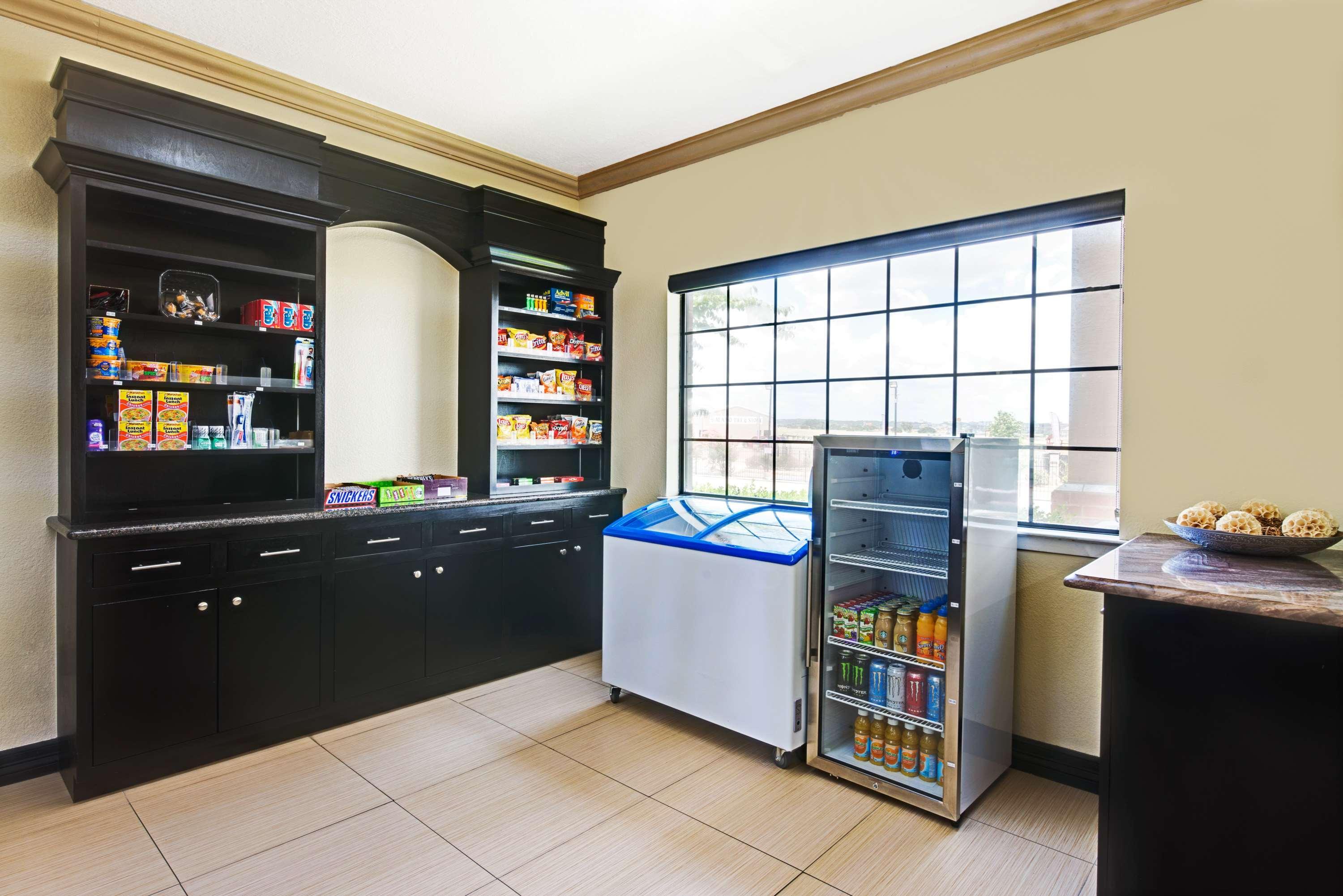 Surestay Plus By Best Western San Antonio Airport Exterior foto