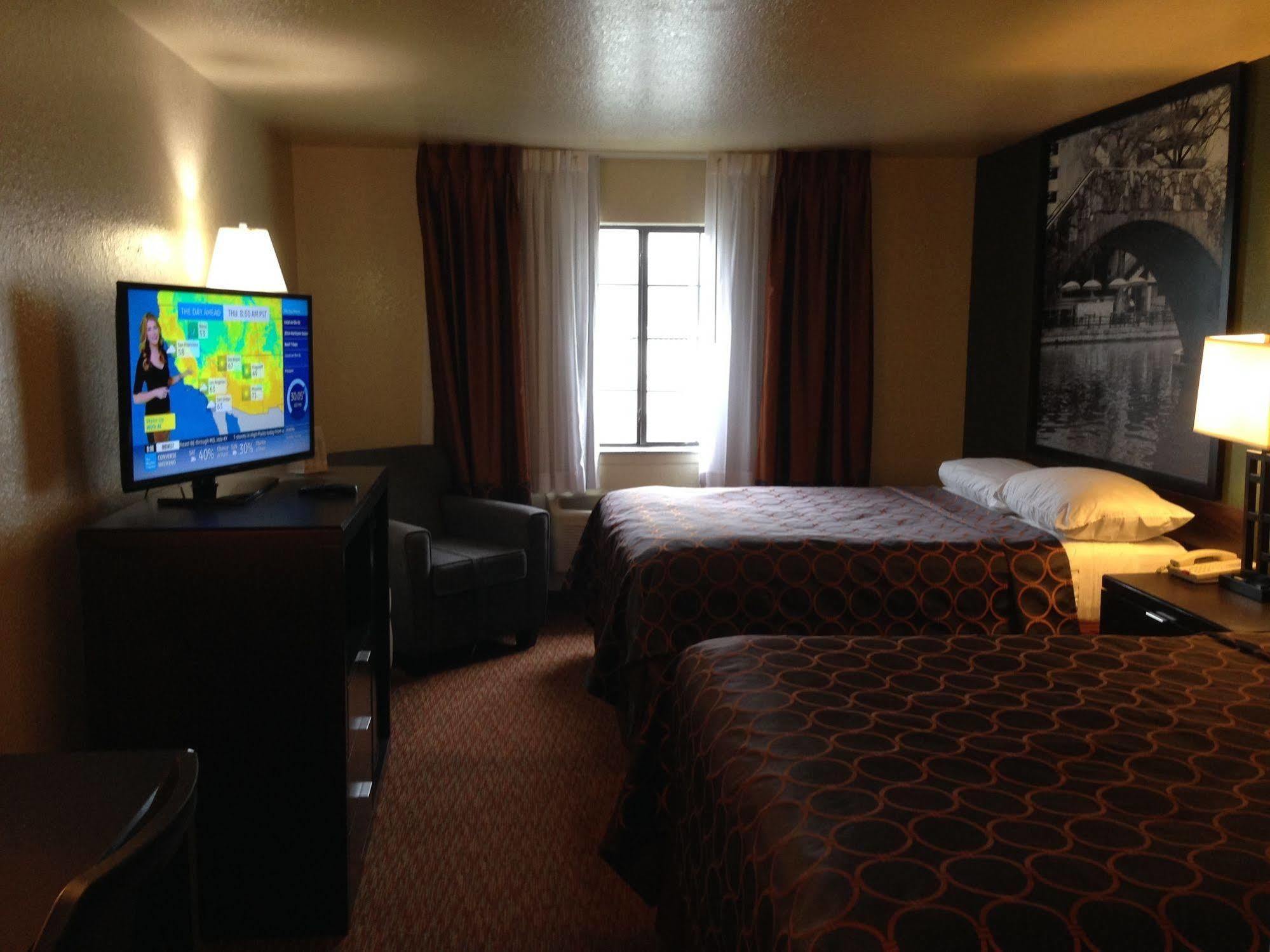 Surestay Plus By Best Western San Antonio Airport Exterior foto